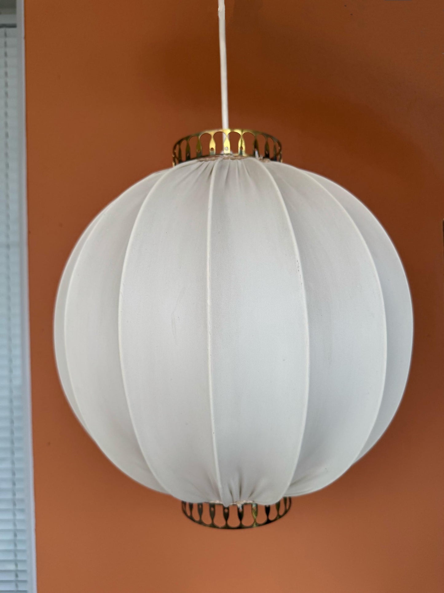 An elegant ceiling lamp with textile and brass, the style of Josef Frank Kinabollen. Swedish Modern, 1950s