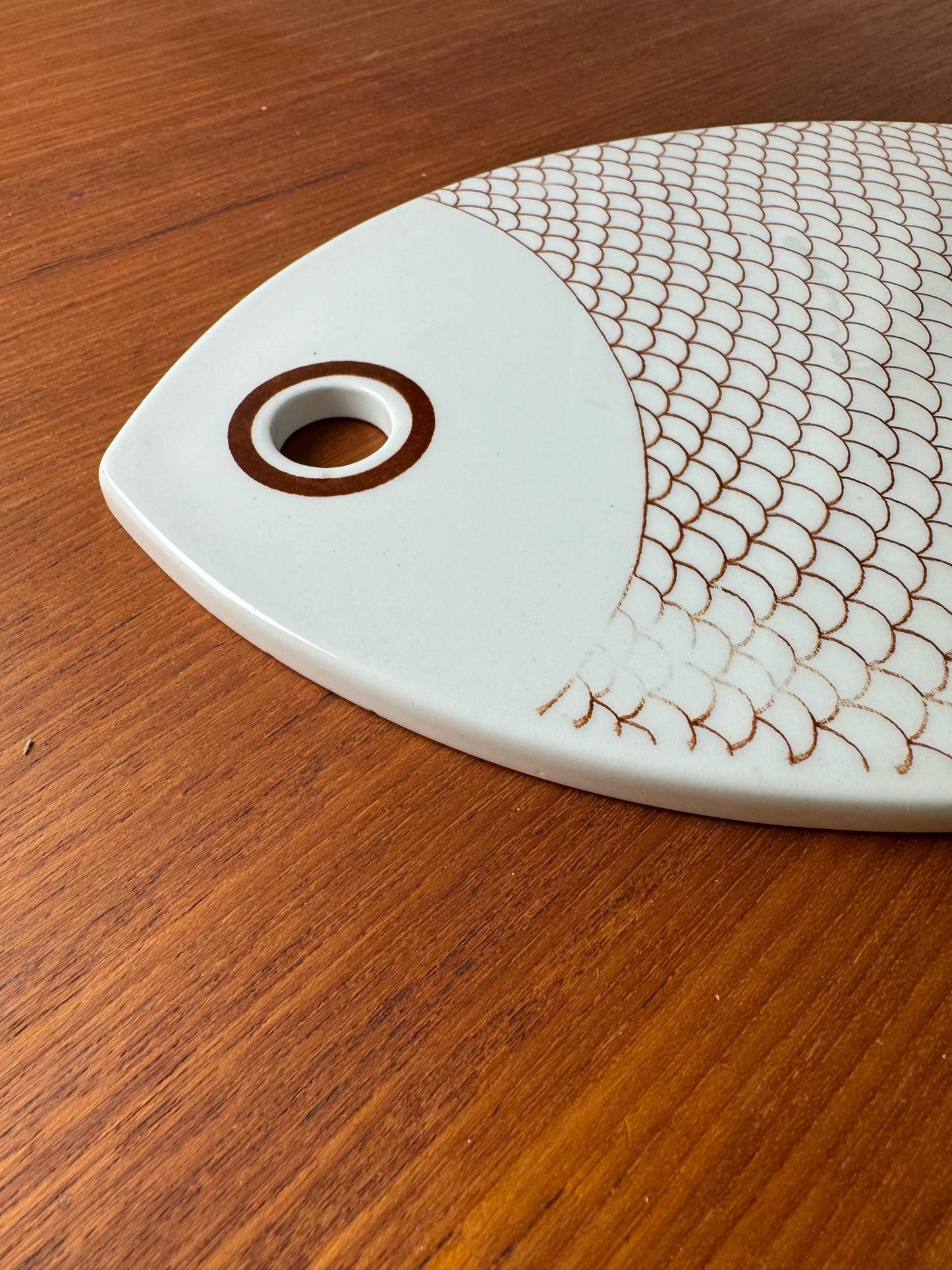 Arabia Finland Fish-Shaped Cutting Board by Kaarina Aho – 1950s, Made in Finland