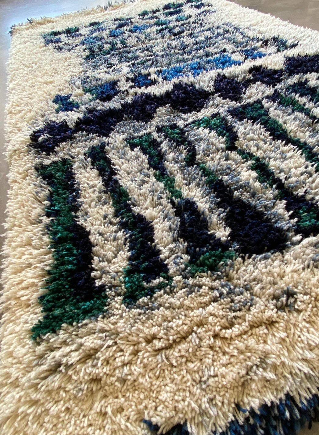 Very Rare/ Collector's item / Handmade Mid Century Modern Vintage Finnish Rya Rug named "Kuura " designed by Halme Leena Kaisa, 1960s