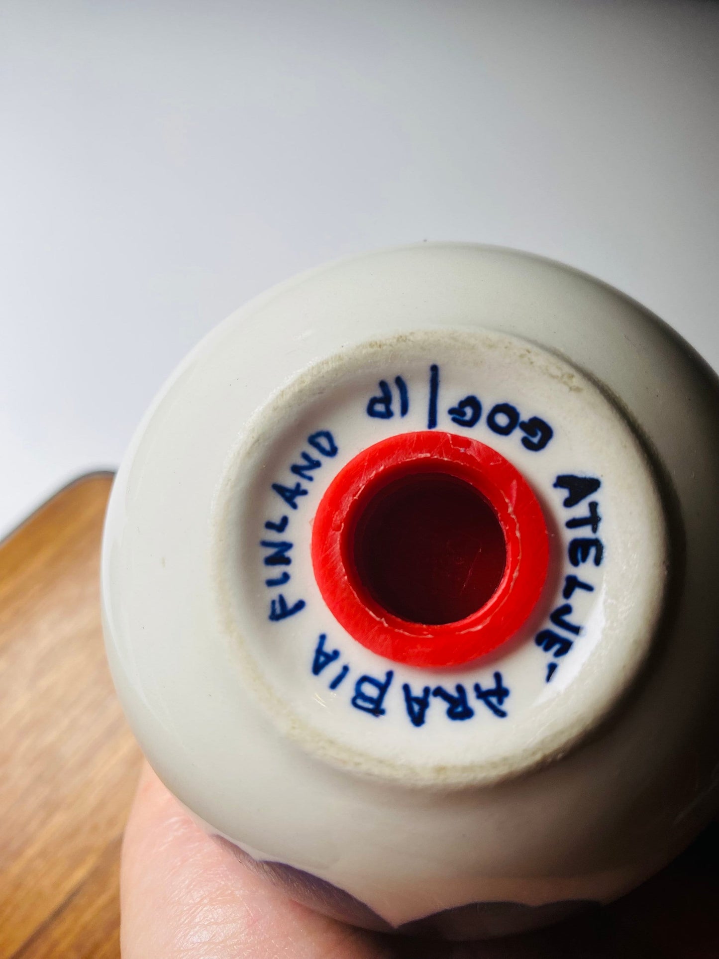 Arabia Finland “Köökki” Large Hand Painted Pepper Shaker by Gunvor Olin-Grönqvist, 1960–1976