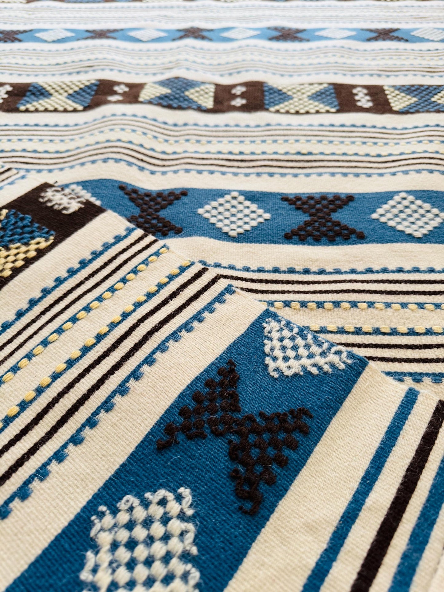 Excellent waving/Bright and geometric patterns Mid Century Modern Vintage Finnish woolen Rug (Raanu),handmade in Finland in 1970