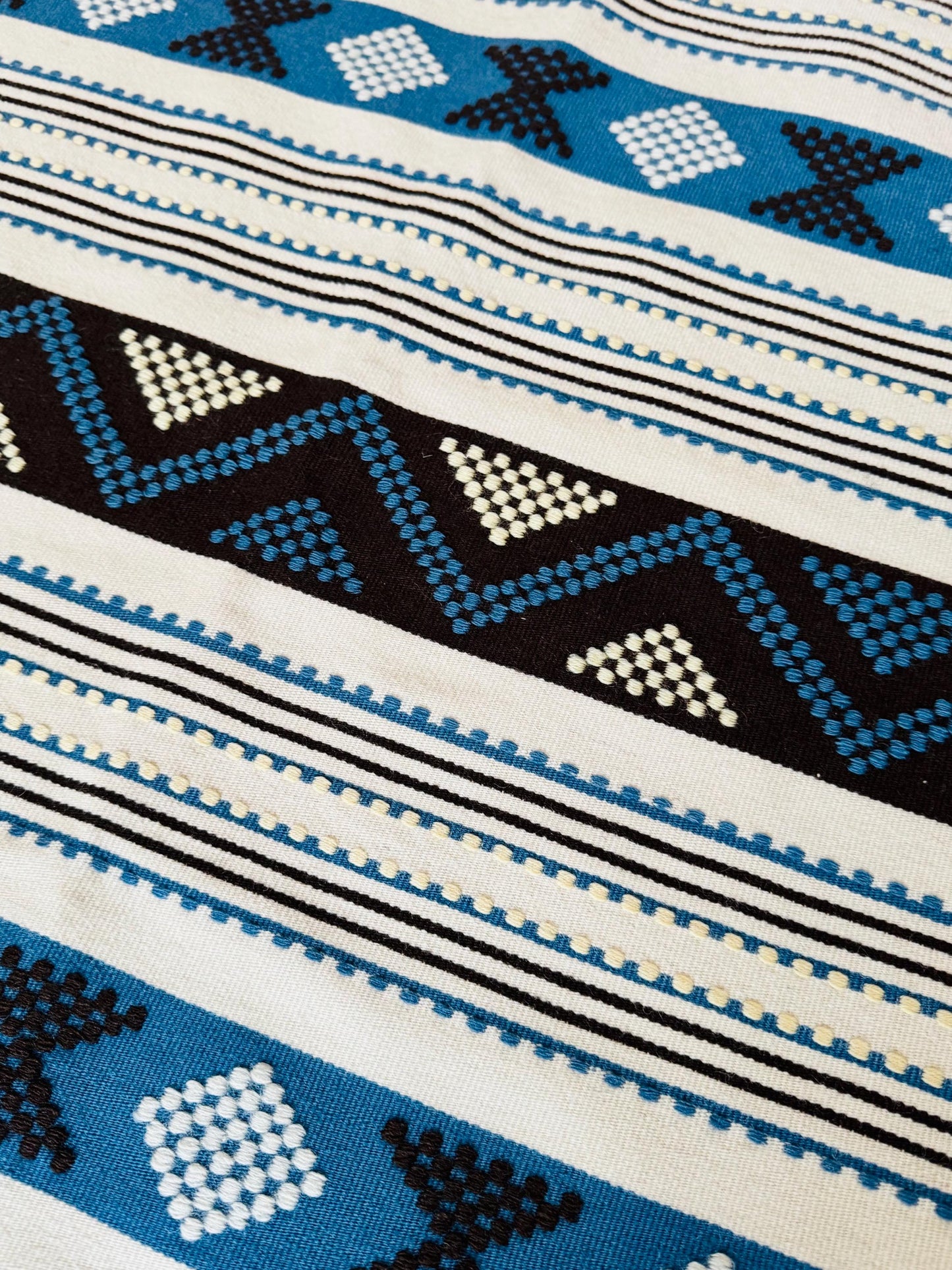 Excellent waving/Bright and geometric patterns Mid Century Modern Vintage Finnish woolen Rug (Raanu),handmade in Finland in 1970