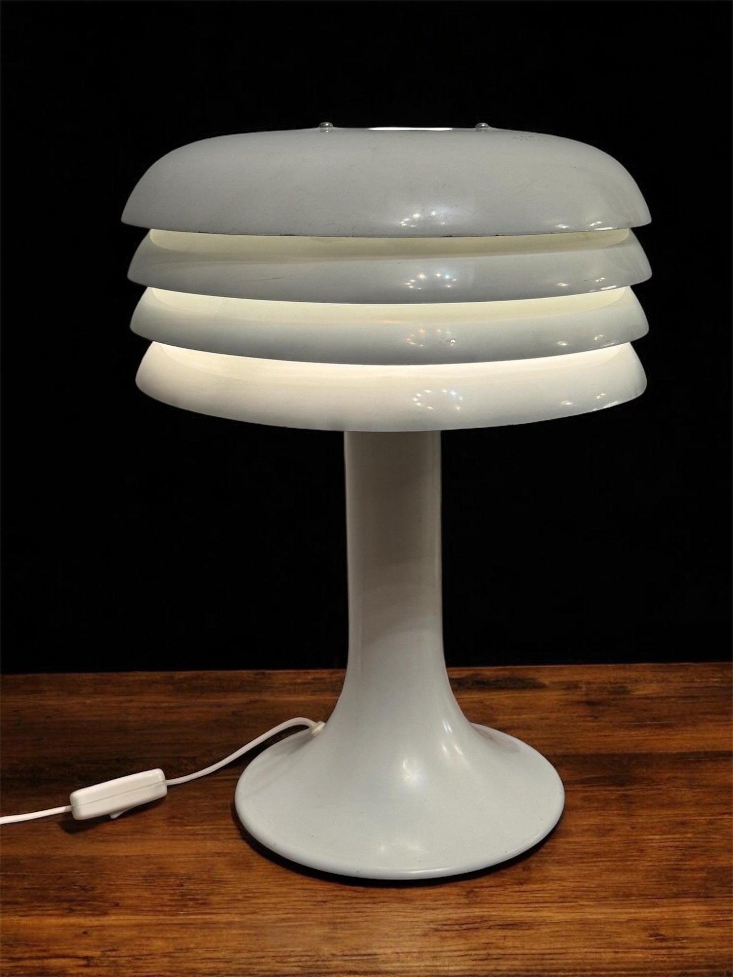 With tag / Vintage Hans-Agne Jakobsson table lamps, model BN-26 in white lacquered aluminium