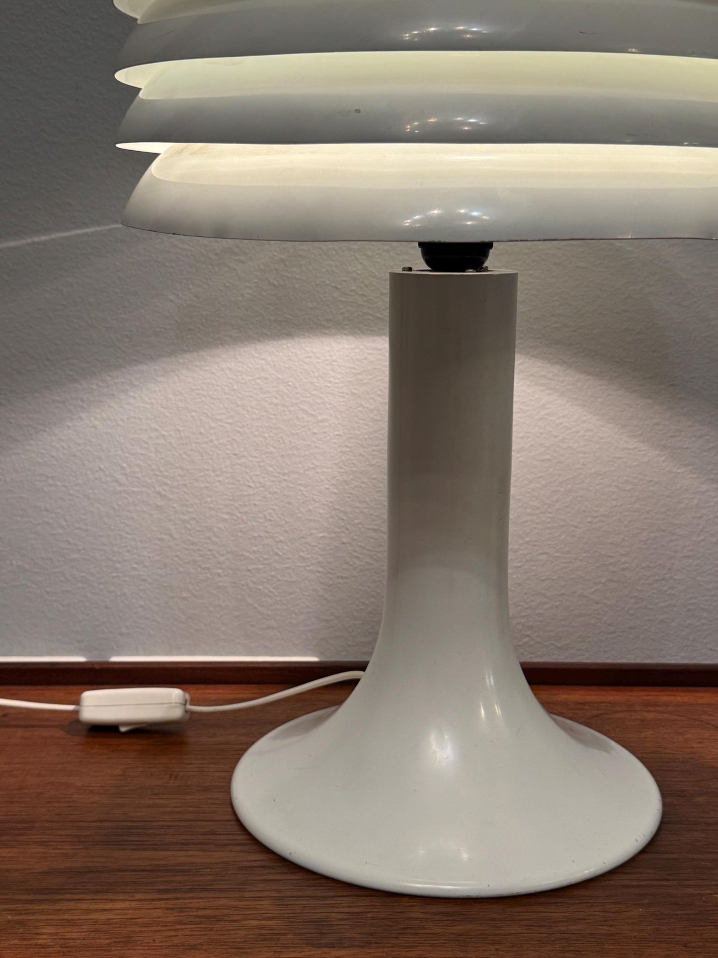 With tag / Vintage Hans-Agne Jakobsson table lamps, model BN-26 in white lacquered aluminium