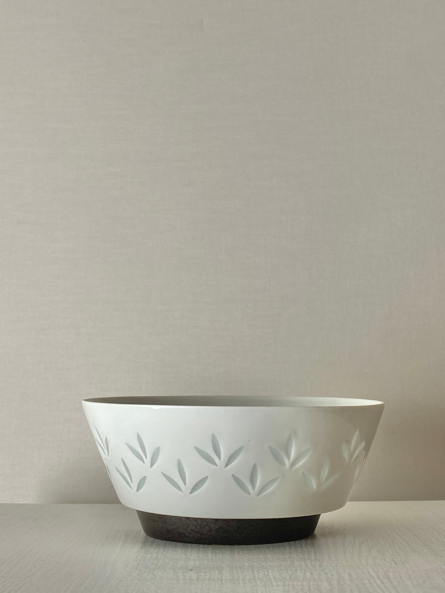 Arabia Finland Rice Porcelain Bowl by Friedl Holzer-Kjellberg – Handmade, 1950s