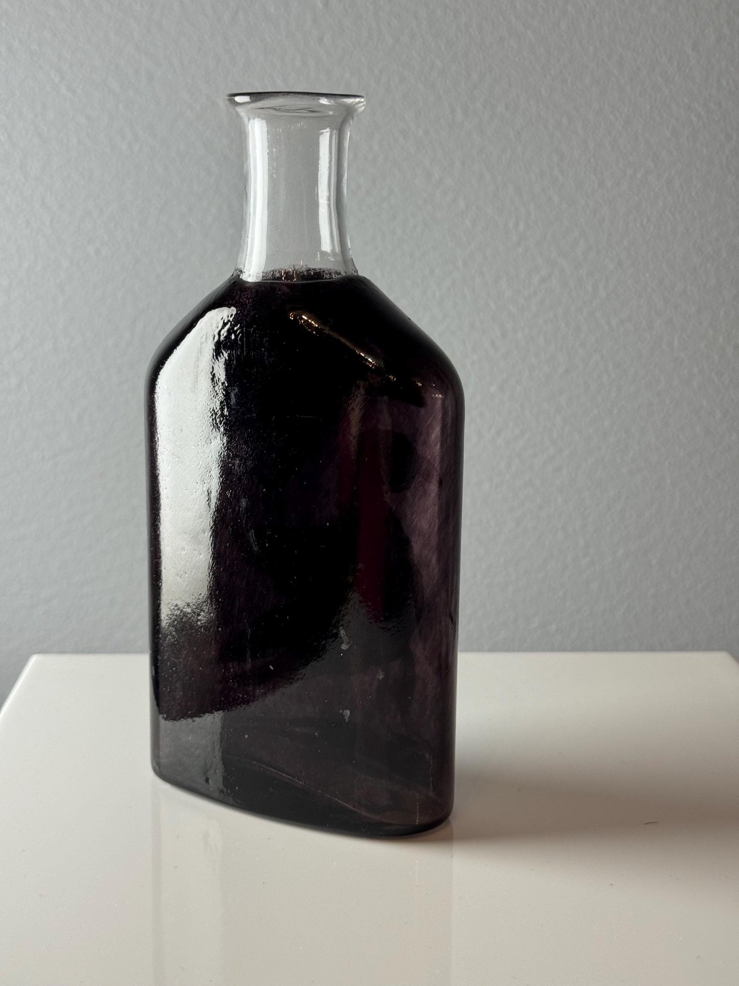 Kosta Boda Hand Painted Glass Vase by Ulrica Hydman Vallien – Signed