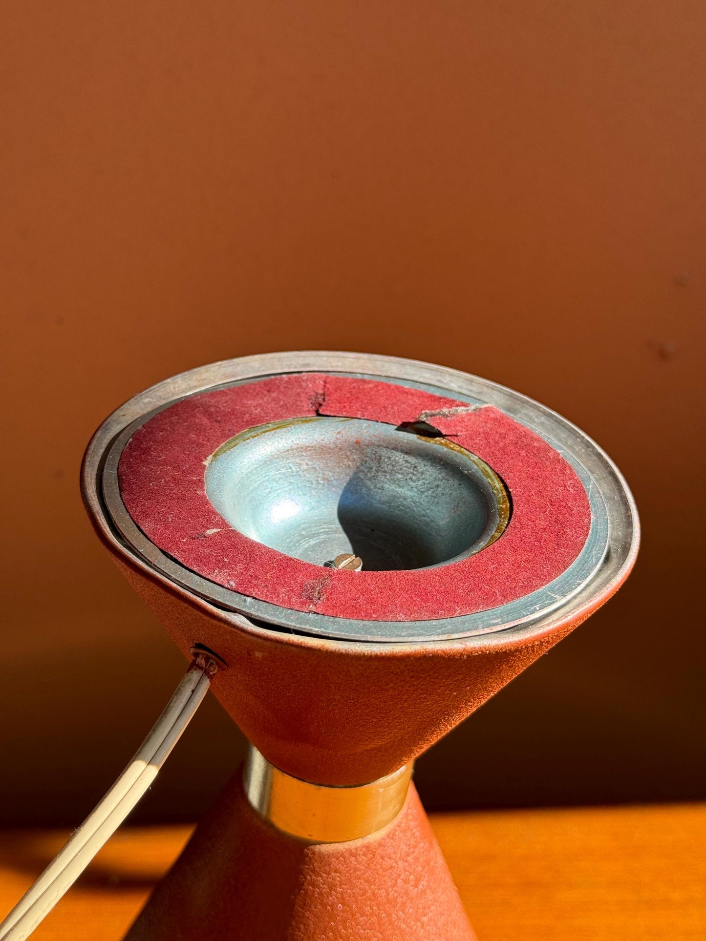 Original 1950s Italian table lamp with Mid-Century modern Stilnovo Style, made in ITALY