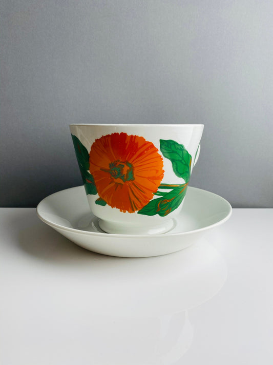 Arabia Finland “Suvi” Oversized Tea Cup & Saucer – Kaj Franck & Gunvor Olin-Grönqvist, 1971–1972