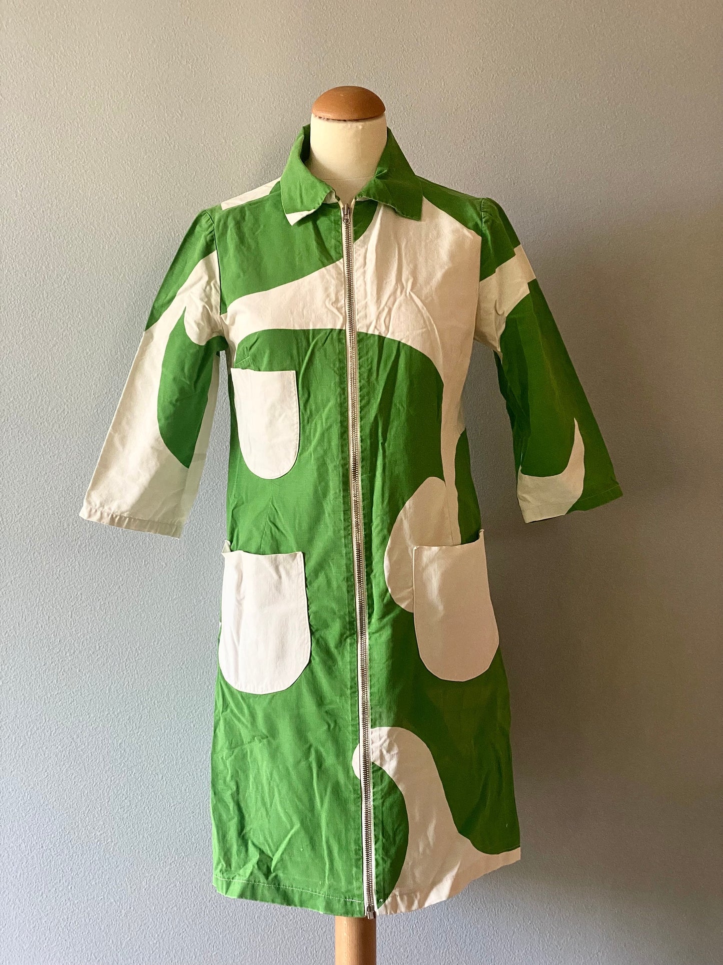 Vintage Marimekko Dress – Funky Geometric Print, Green & White, Size 40/12, 1970s