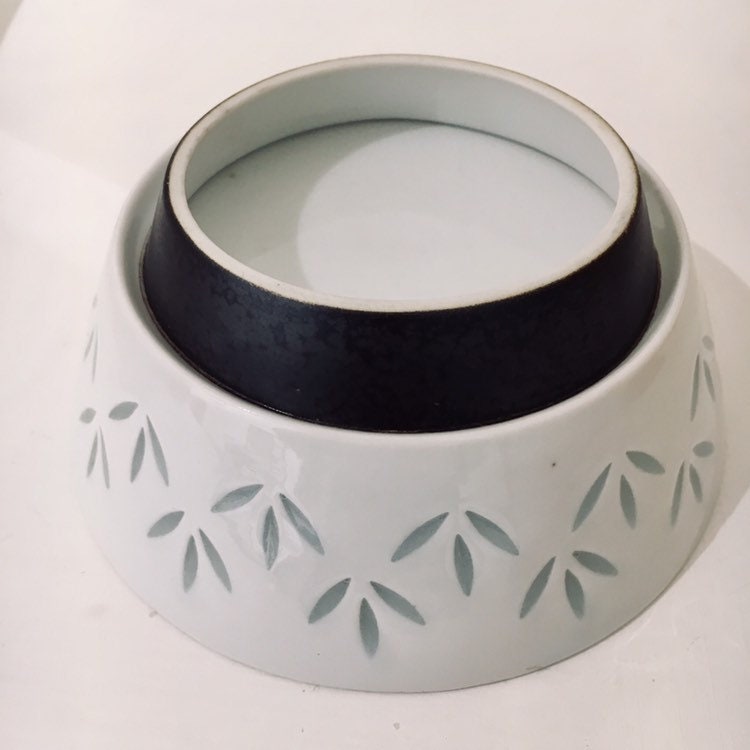 Arabia Finland Rice Porcelain Bowl by Friedl Holzer-Kjellberg – Handmade, 1950s