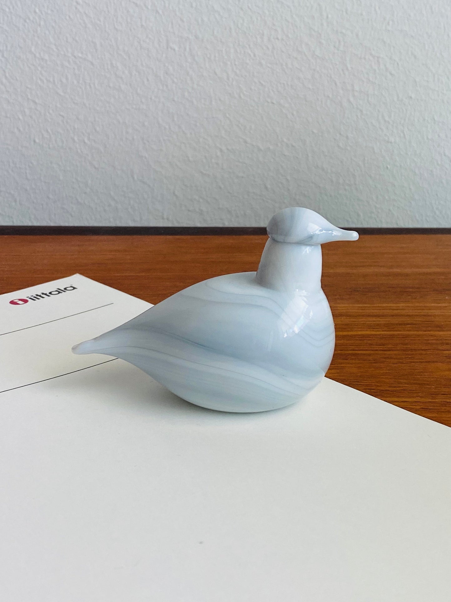 Excellent condition and signed- vintage Nuutajärvi glass bird named “Kivitasku   ” by Oiva Toikka, 1990, Made in Finland