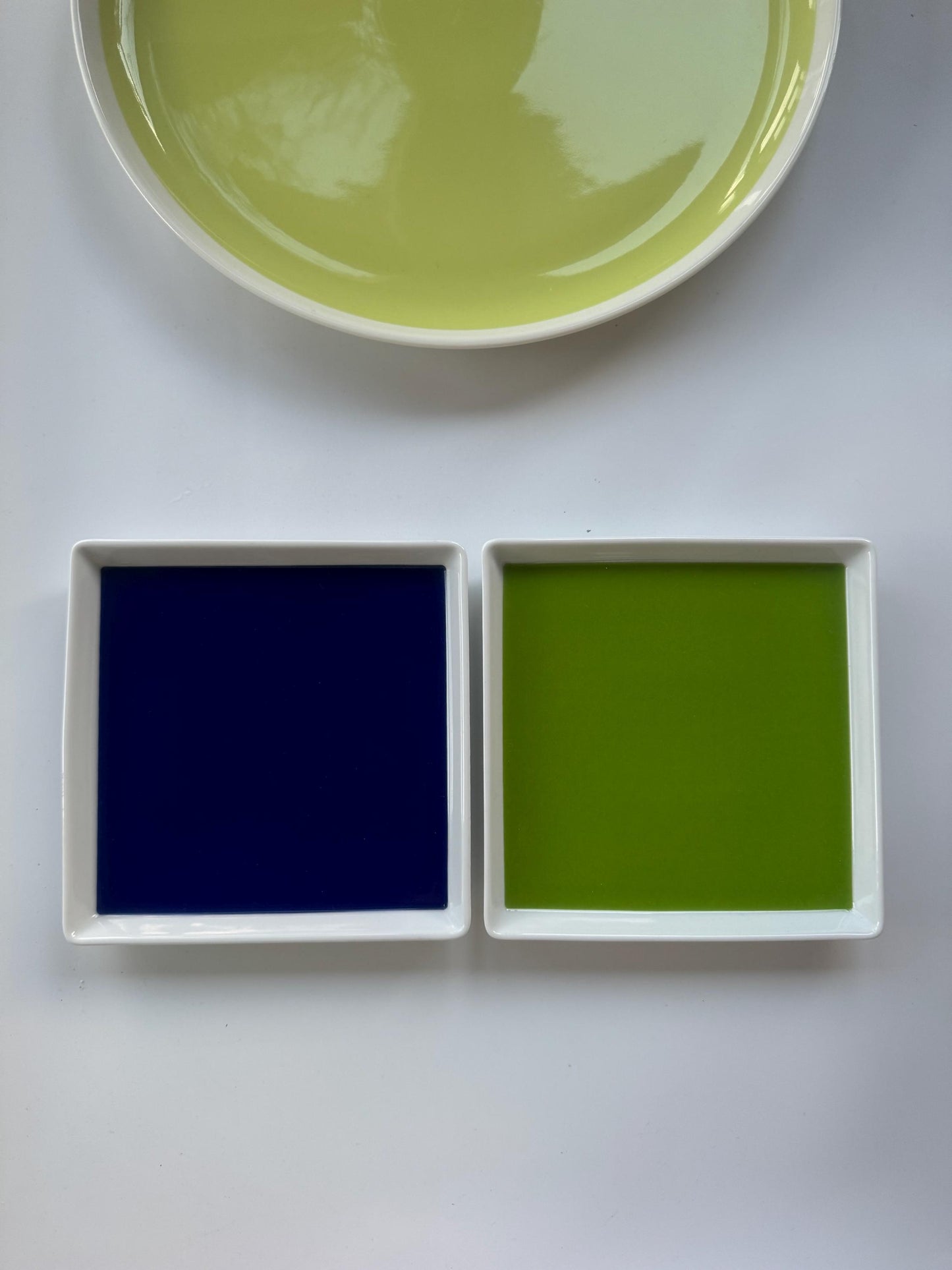 Arabia Finland Ceramic Plates – Set of 3 by James Irvine, 2000