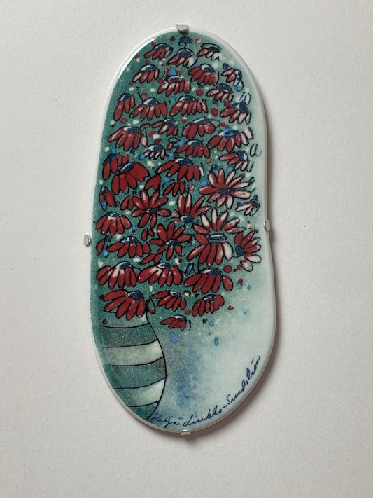 Vintage Arabia Finland ceramic screen Printing art wall plate named ”Lämpimät ajatukset (warm thoughts)” by Heljä Liukko-Sundström, 1996