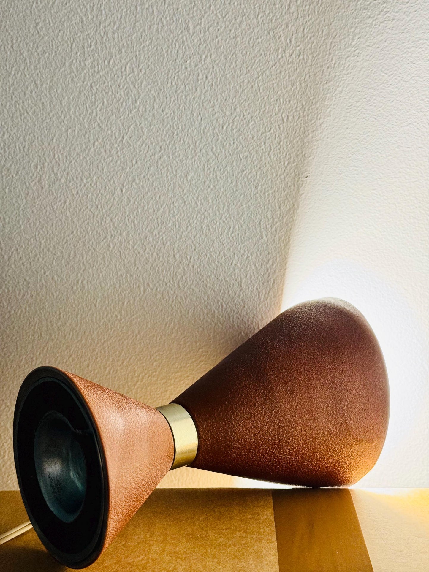 Original 1950s Italian table lamp with Mid-Century modern Stilnovo Style, made in ITALY