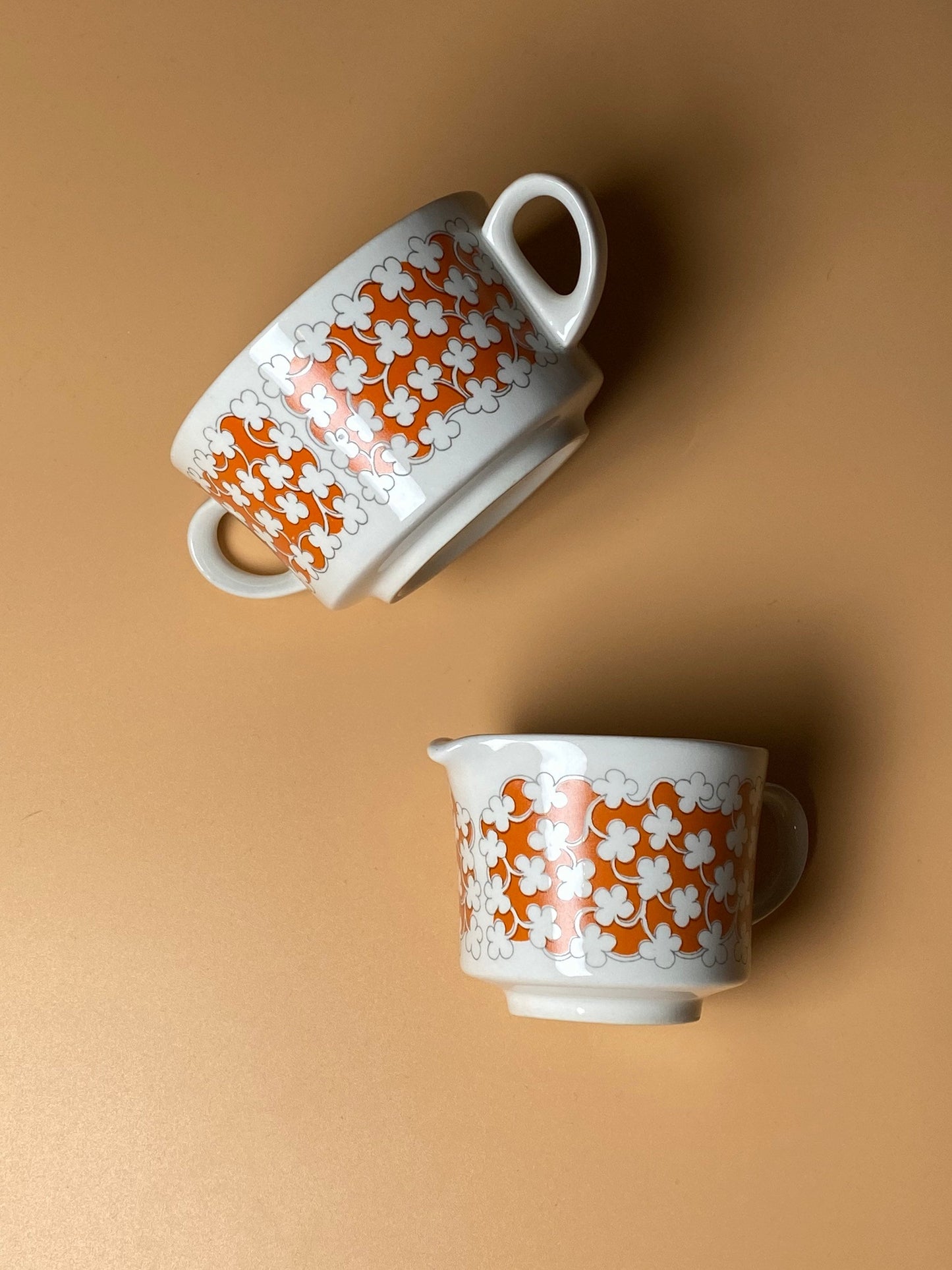 Arabia Finland “Pizzicato” Sugar Bowl & Creamer Set by Esteri Tomula, 1969–1973