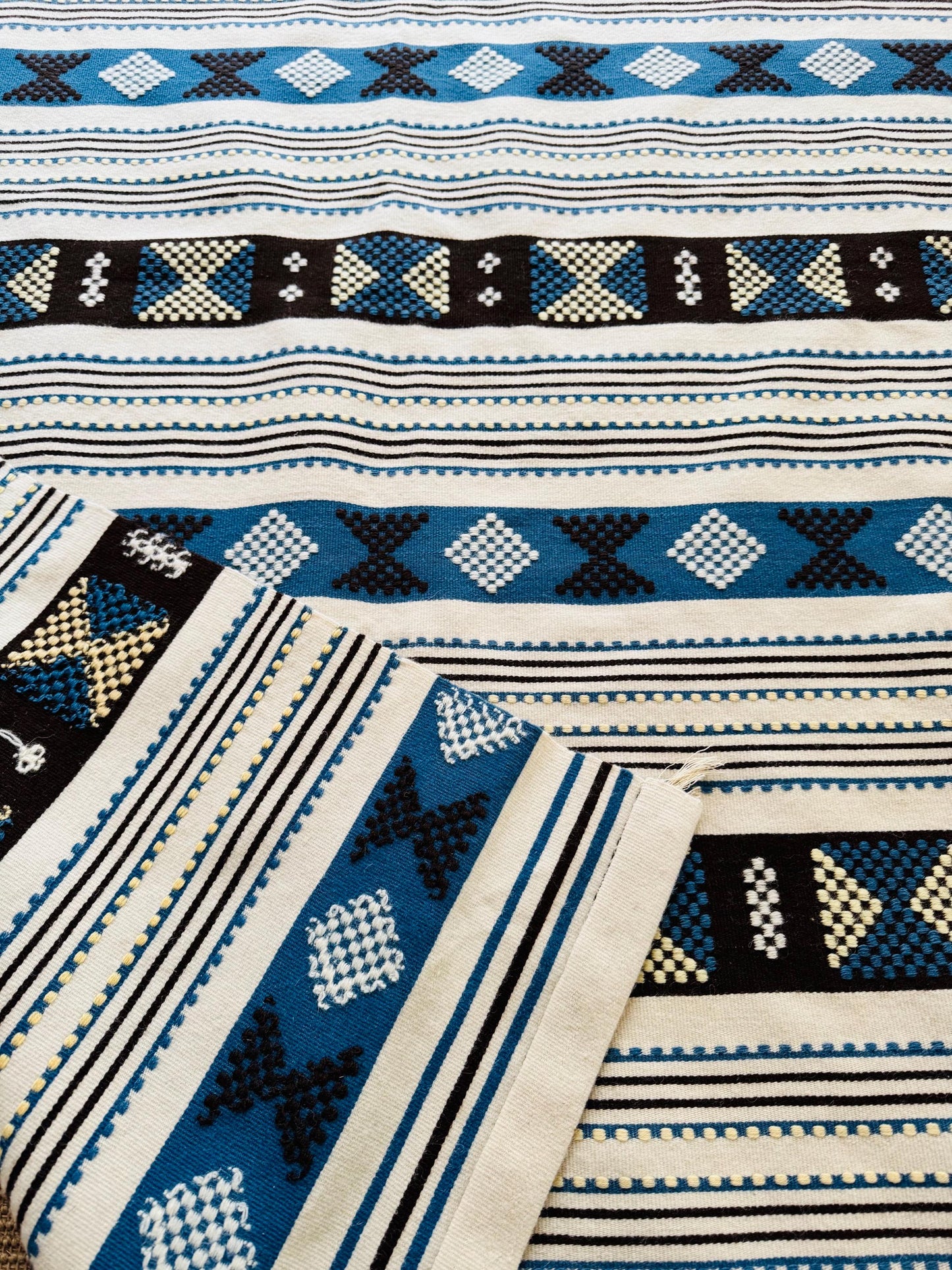 Excellent waving/Bright and geometric patterns Mid Century Modern Vintage Finnish woolen Rug (Raanu),handmade in Finland in 1970
