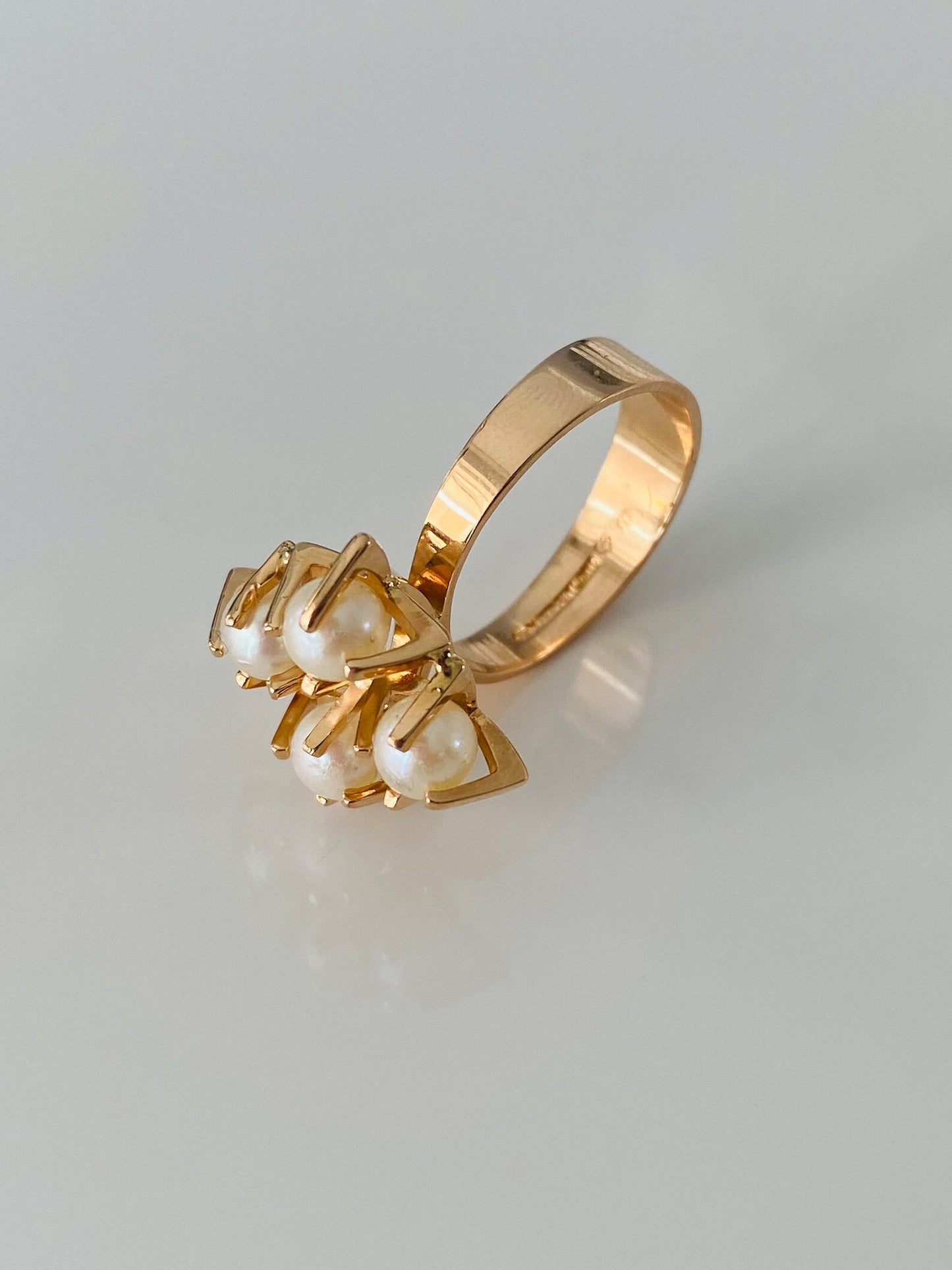 Elis Kauppi 585 Gold & Pearl Ring — Kupittaan Kulta Oy, Finland 1976