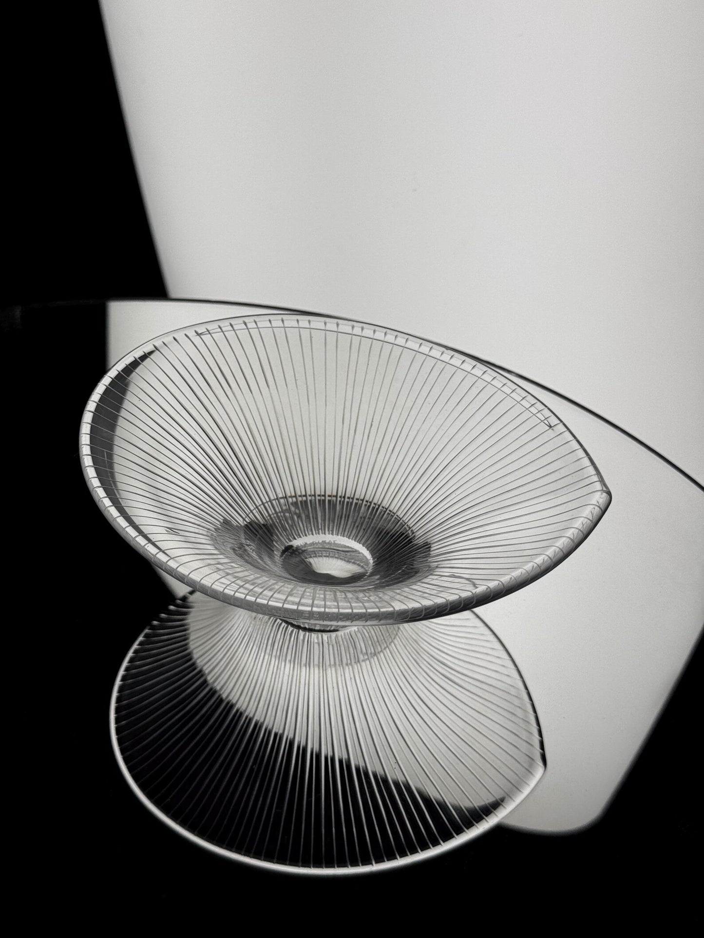 Collectable vintage- Tapio Wirkkala ’kantarelli‘ glass vase. with signature , Iittala, 1956, Made in Finland