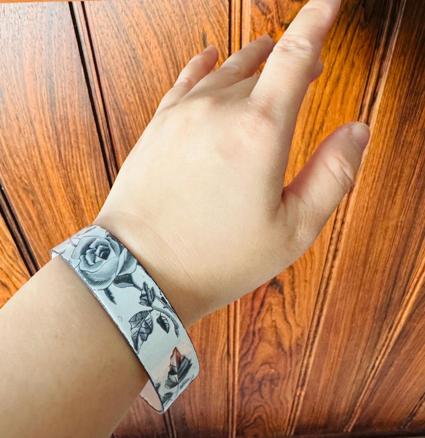 Vintage enamel Bracelet with rose pattern. Made in Finland, 1970s