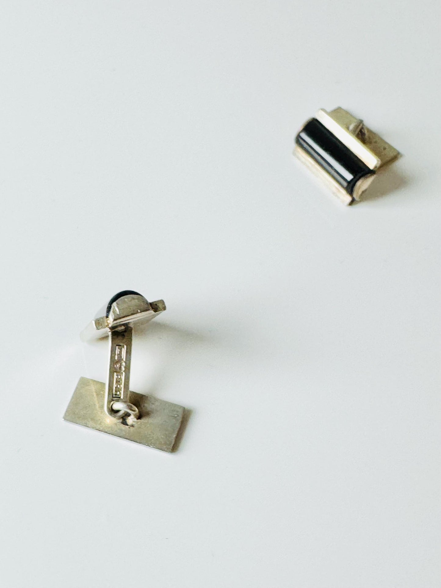 Vintage Modernist Elis Kauppi Sterling Silver with onyx stone Cufflinks by Kupittaan Kulta, Turku, 1965, Made in Finland